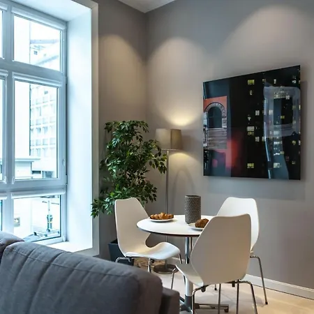 Lovely In Downtown Apartment *